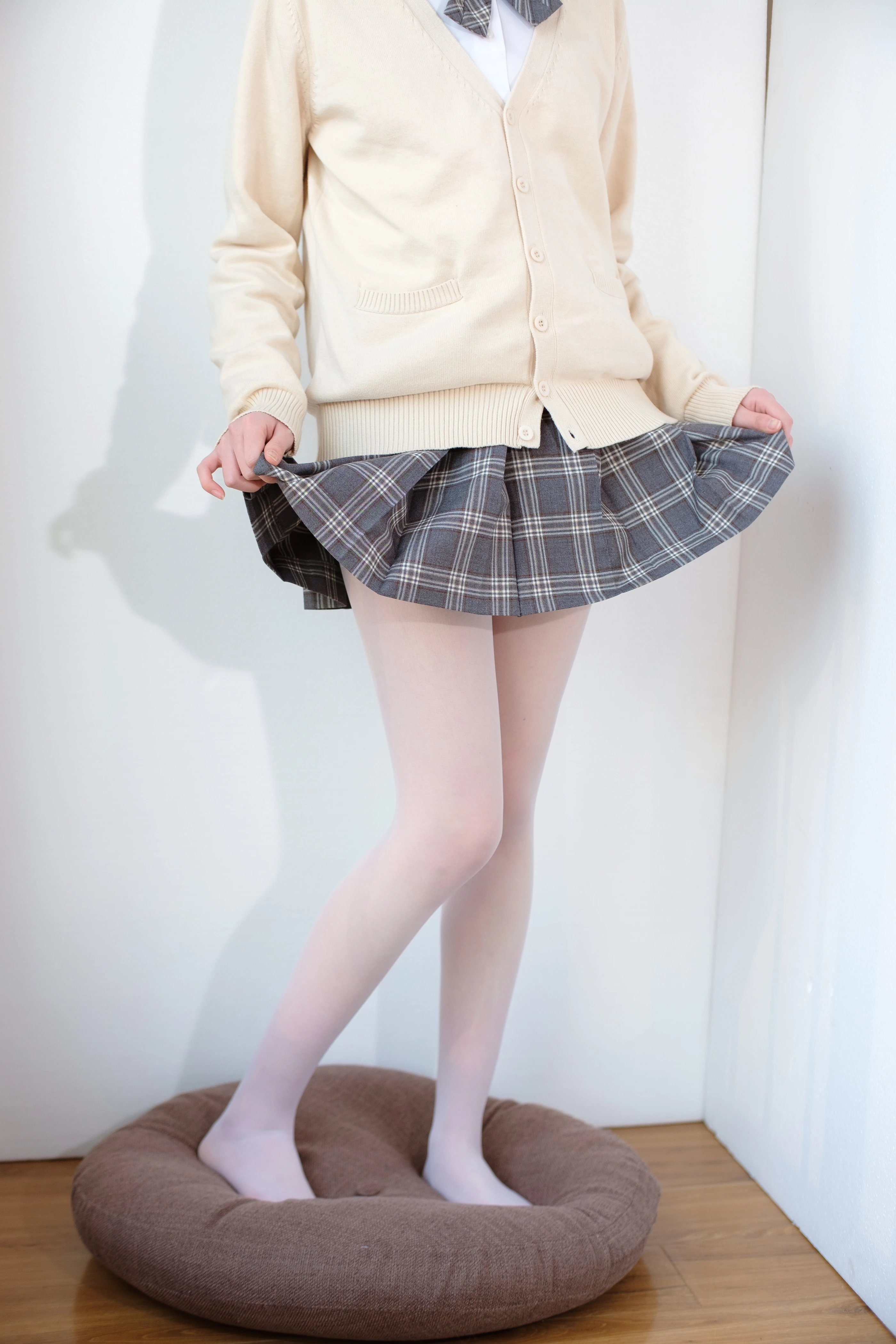 森萝财团 [X-010-SSR] JK校服白丝 [83P 1V]插图2